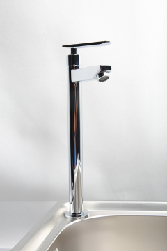 VÒI LAVABO LẠNH ĐỒNG THAU VEURRO VRVL-5L28